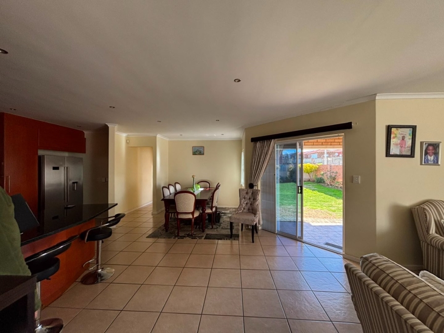 4 Bedroom Property for Sale in Bluewater Bay Eastern Cape